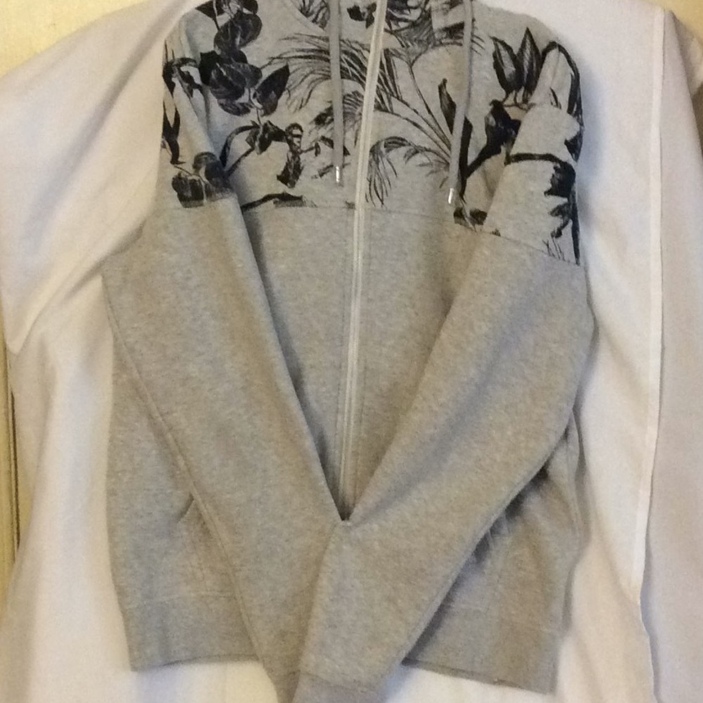 Grey sweat jacket Hawaiian pattern